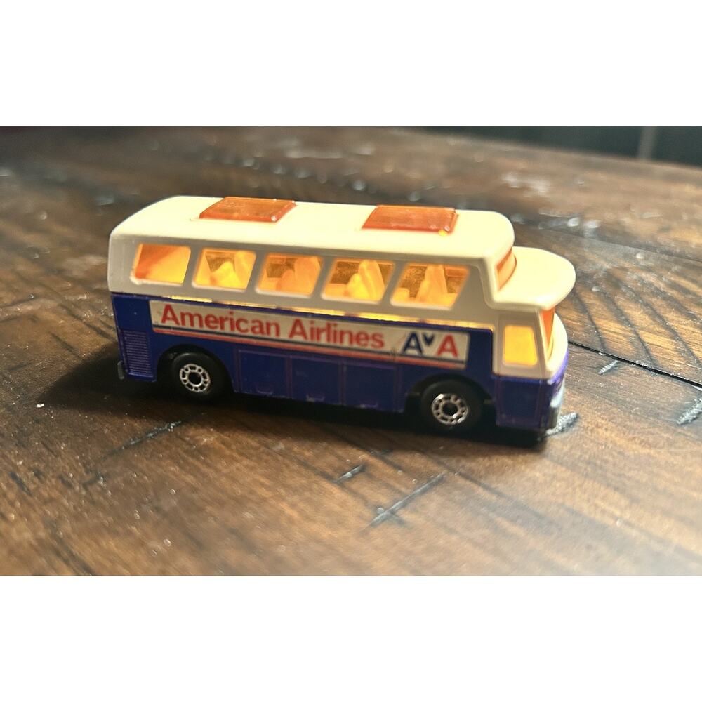 Vintage 1977 Matchbox Superfast No. 65 American Airlines Airport Coach Bus MINT